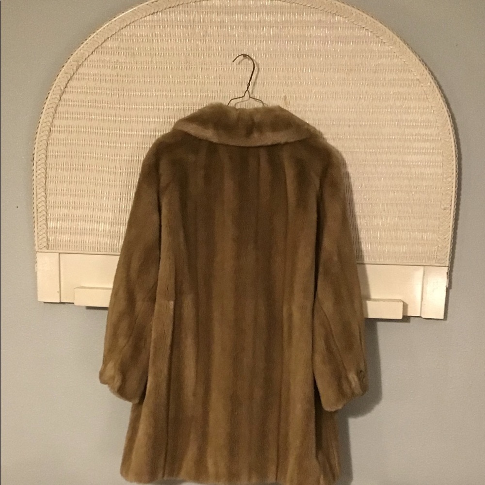 Grandella II by Sportowne Fur Coat - Picture 8 of 15